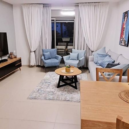 מרחק נגיעה בתקווה Lägenhet Petach Tikva Exteriör bild